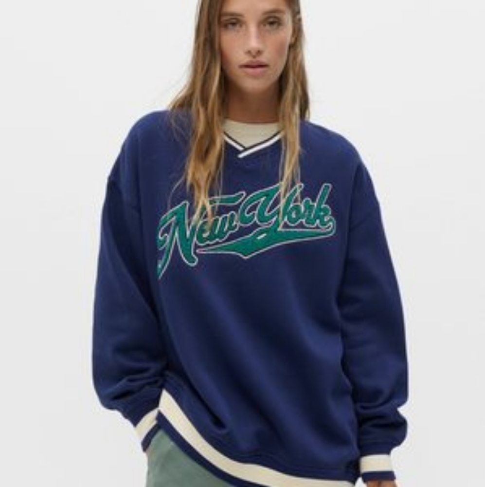 Pull&Bear V-neck Varsity New York sweater
